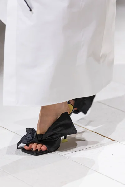 Look 16